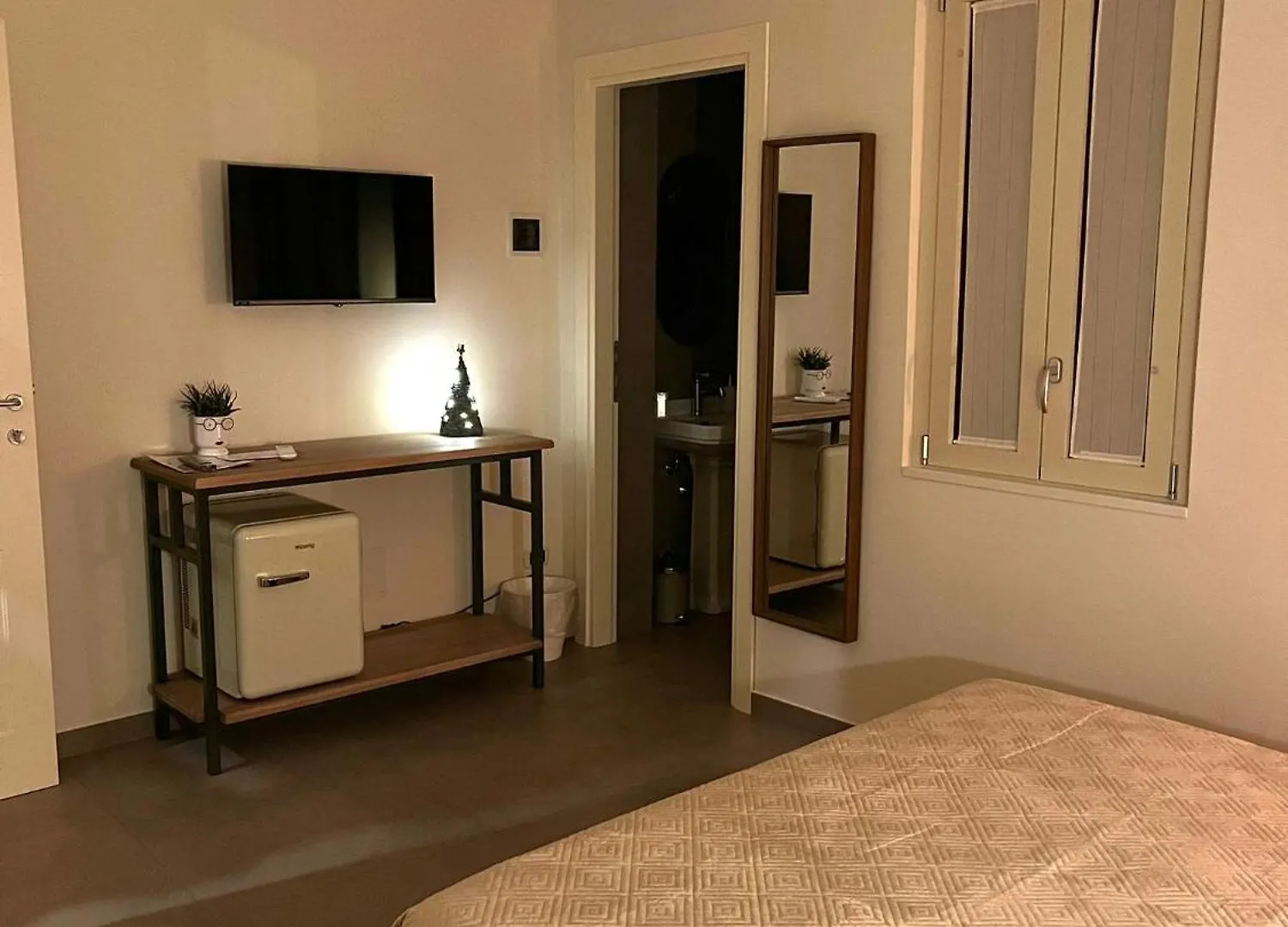 B&B Arco Trinita Bari 0*,