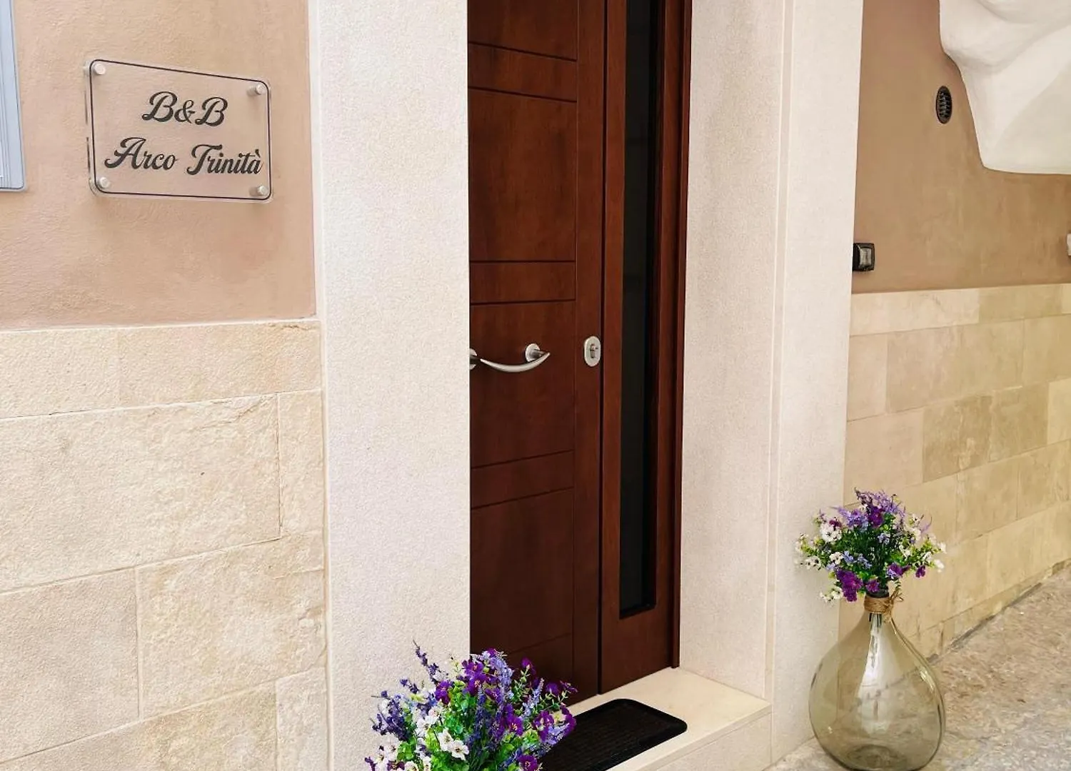 B&B Arco Trinita location